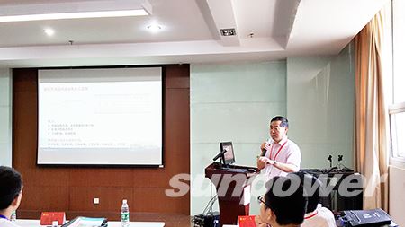 郭宏新董事长受邀为“江苏省化工领域产学研专项研修暨研究生致远企业行”专修班授课