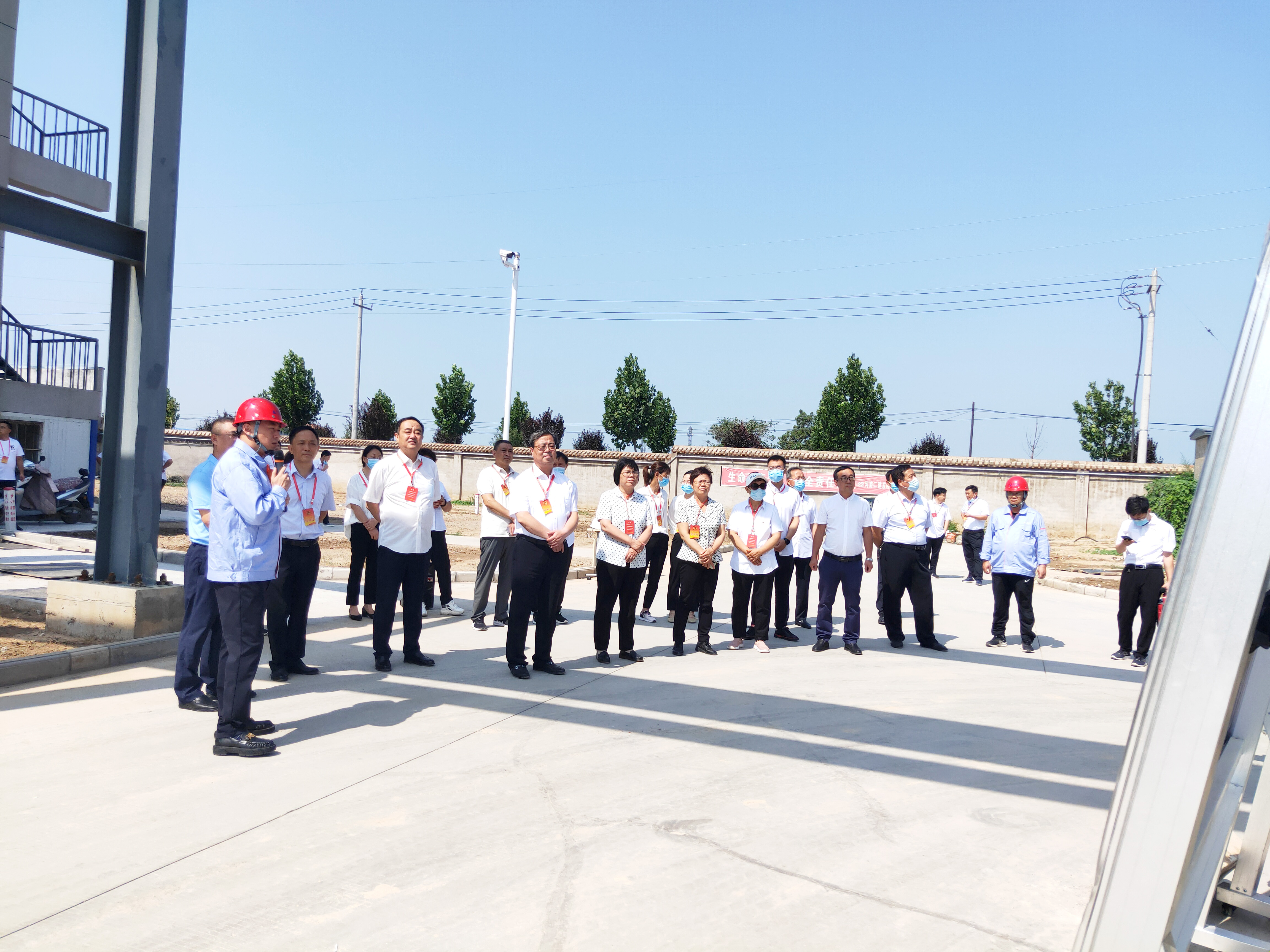 新绛县人大常委会主任姚文生一行莅临新绛千亿球友会调研