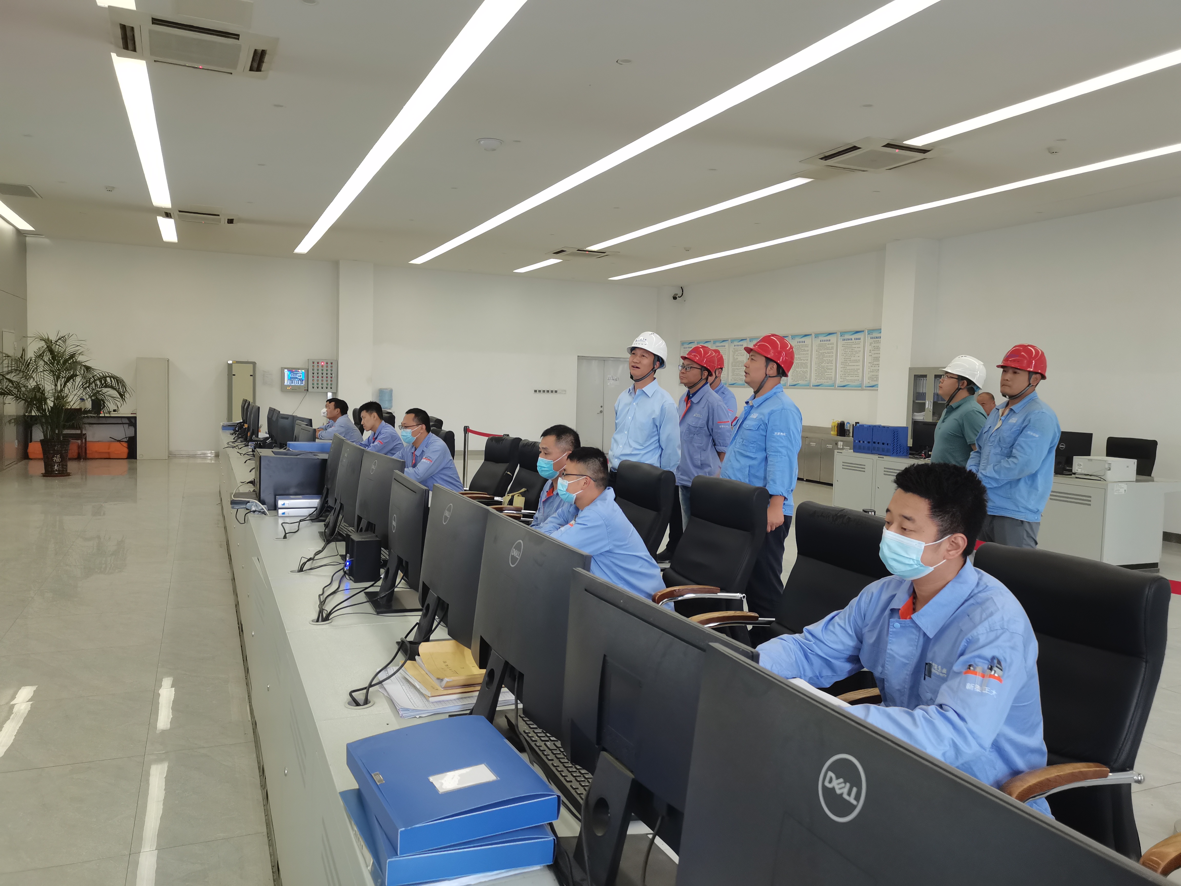 集团副董事长、首席执行官马明、副总裁唐浩莅临正大热电视察指导工作